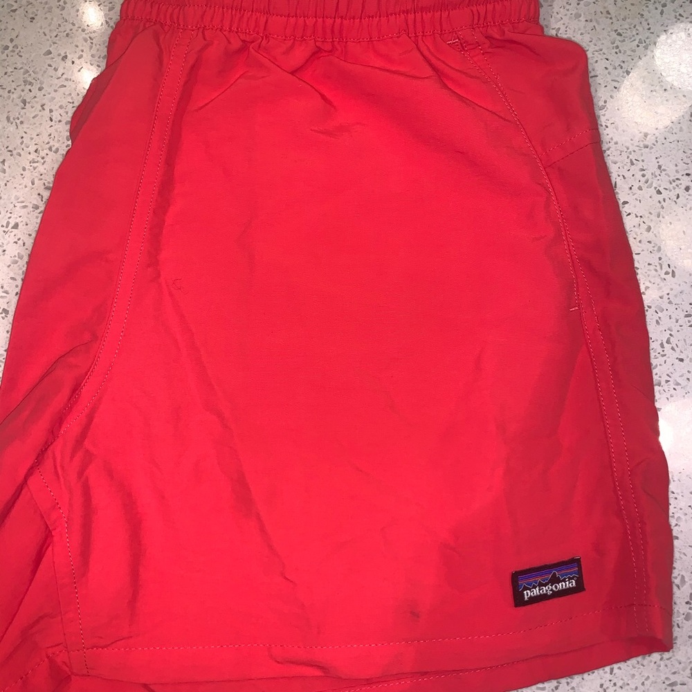 Patagonia Baggie’s - Women’s Medium - Pink/Red